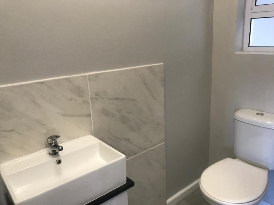To Let 2 Bedroom Property for Rent in Table View Western Cape